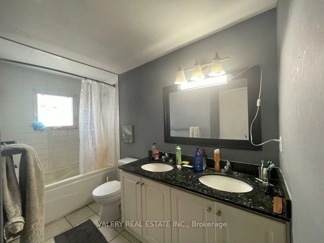 73, Hickling, Grove East, Barrie