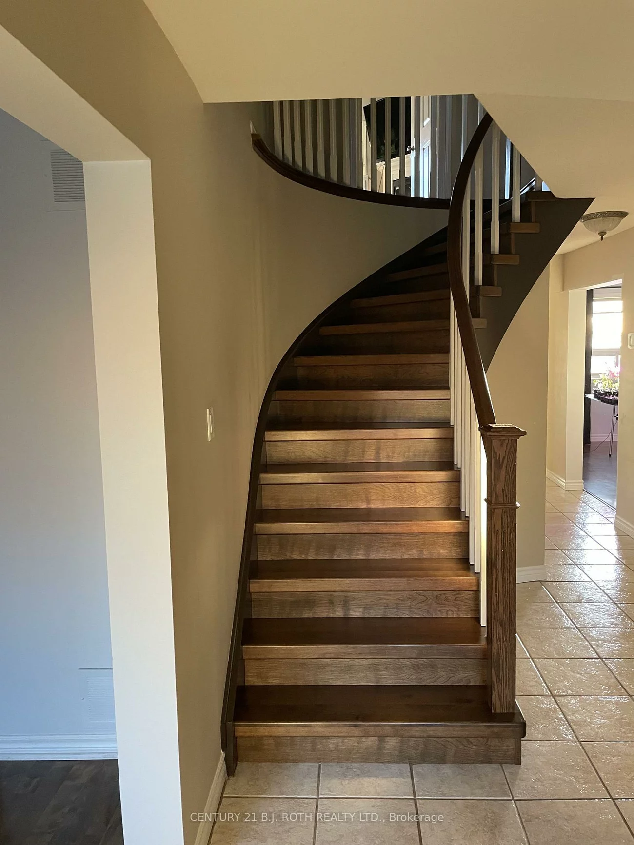 105, Chieftain, 400 East, Barrie