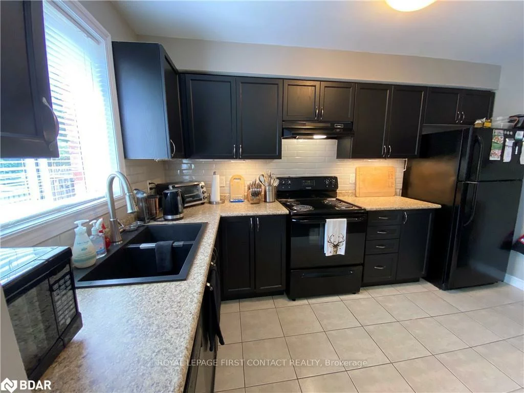 63, Sydenham, Georgian Drive, Barrie