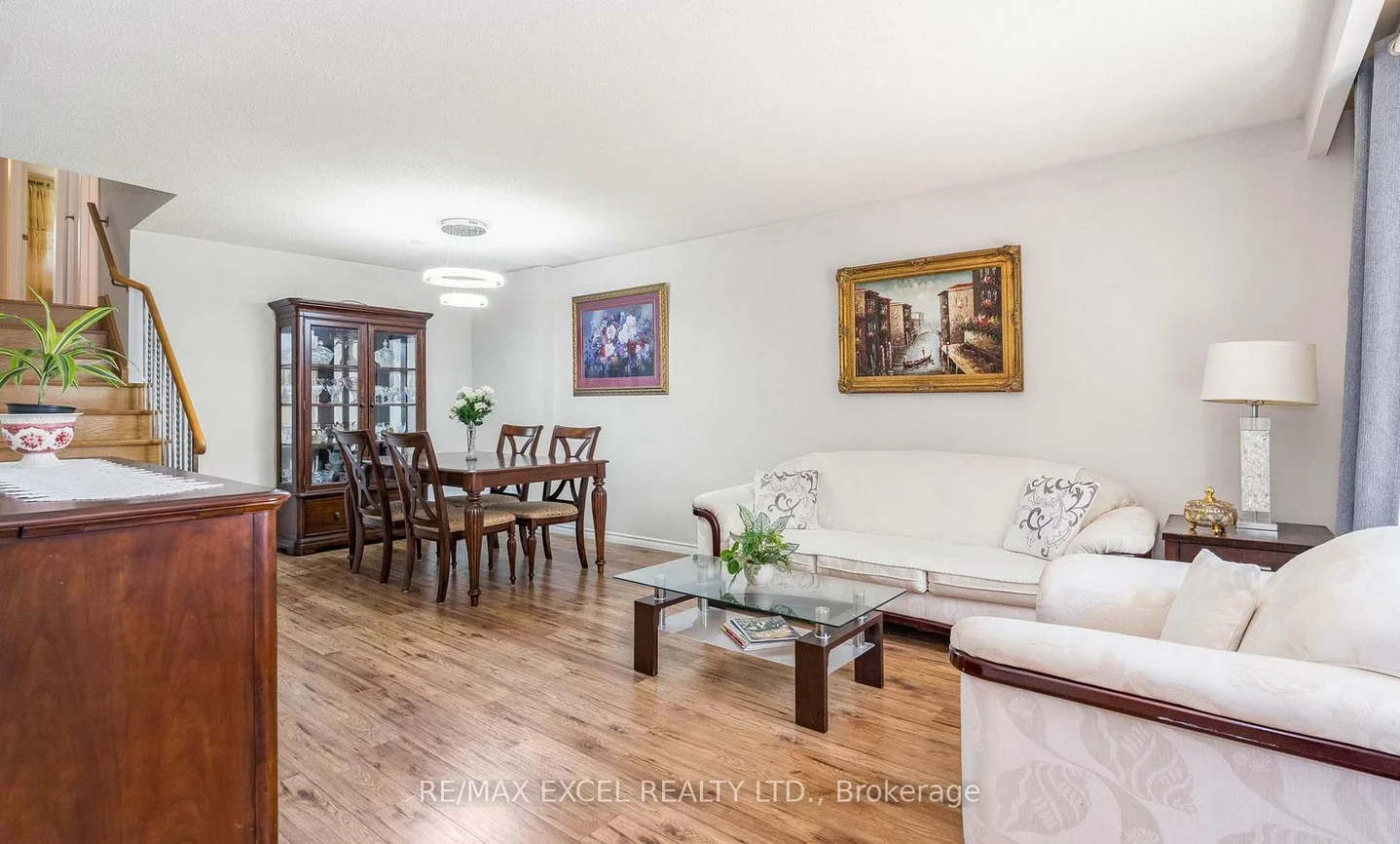 12, College, Grove East, Barrie