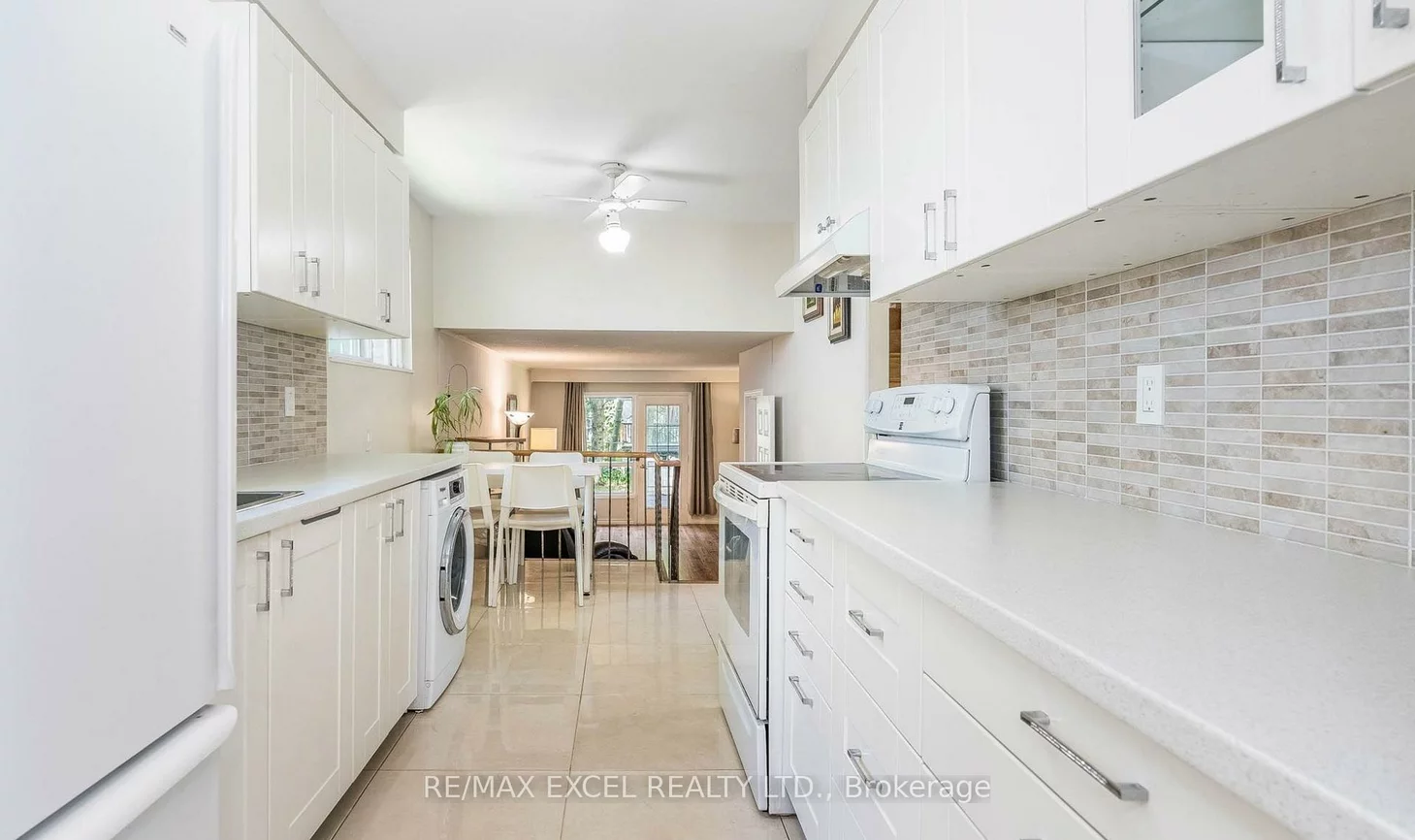 12, College, Grove East, Barrie