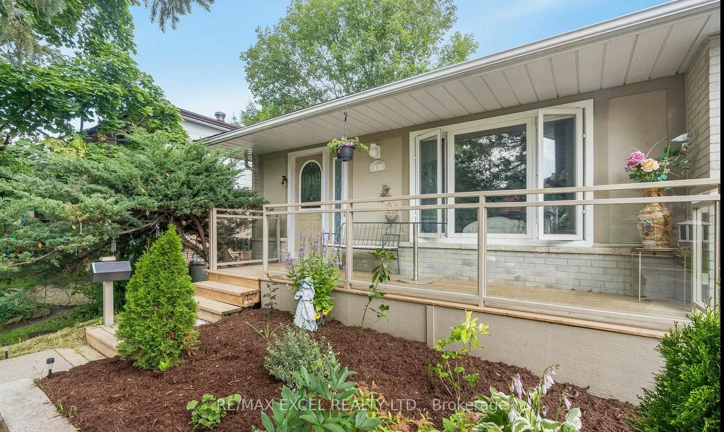12, College, Grove East, Barrie