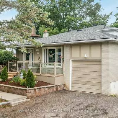 12, College, Grove East, Barrie