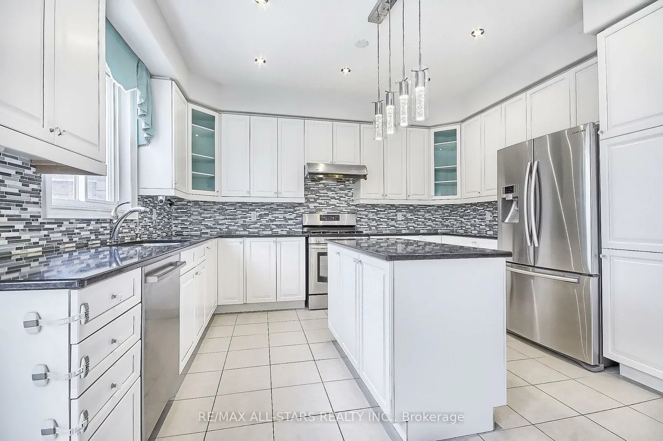 78, Jewel House, Innis-Shore, Barrie