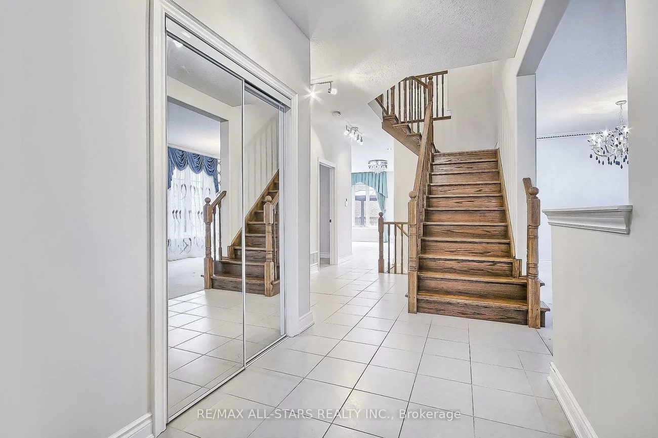 78, Jewel House, Innis-Shore, Barrie