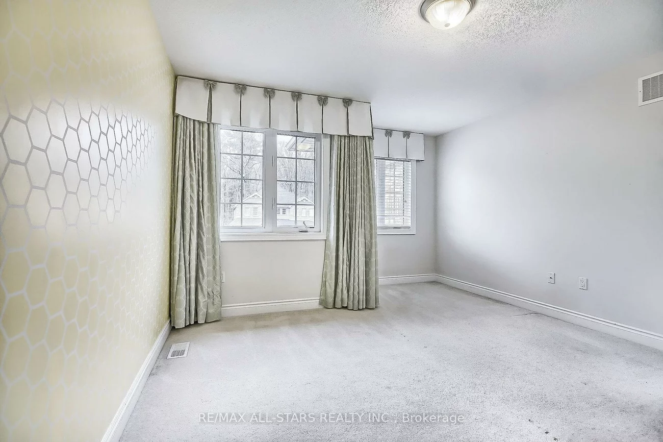 78, Jewel House, Innis-Shore, Barrie