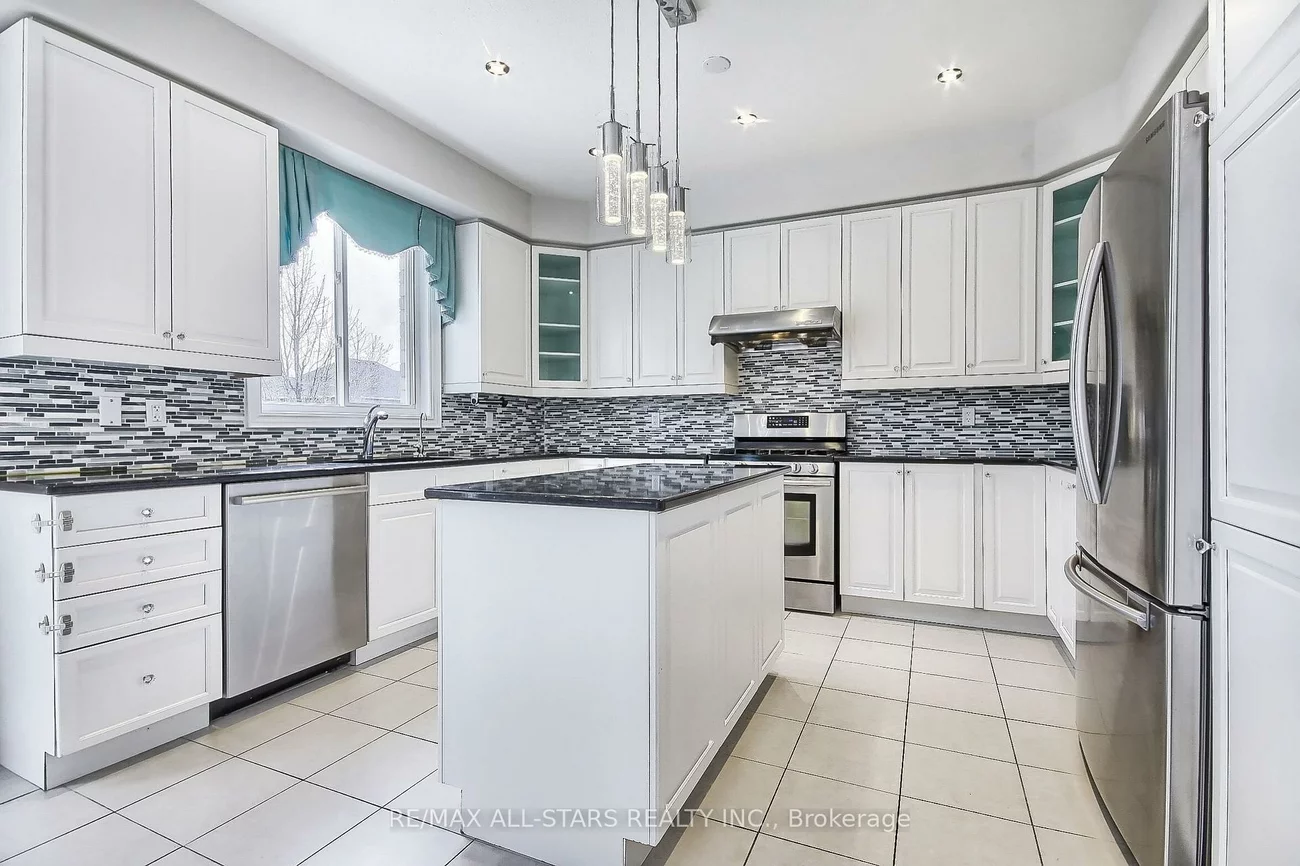 78, Jewel House, Innis-Shore, Barrie