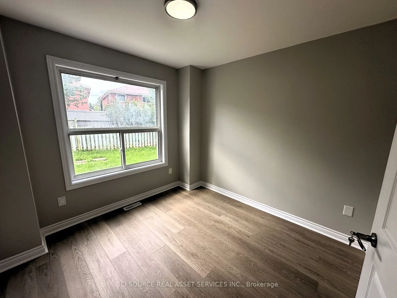 67, Russell Hill, Painswick South, Barrie