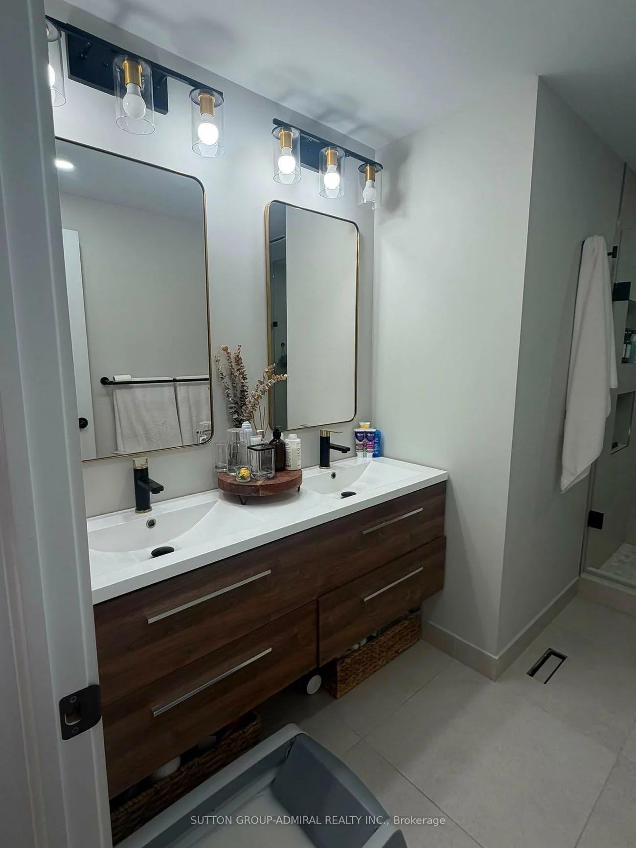 18, WALLACE, Northwest, Barrie