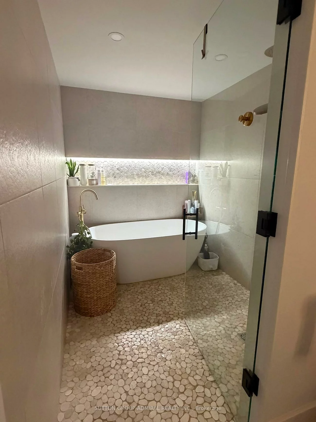 18, WALLACE, Northwest, Barrie