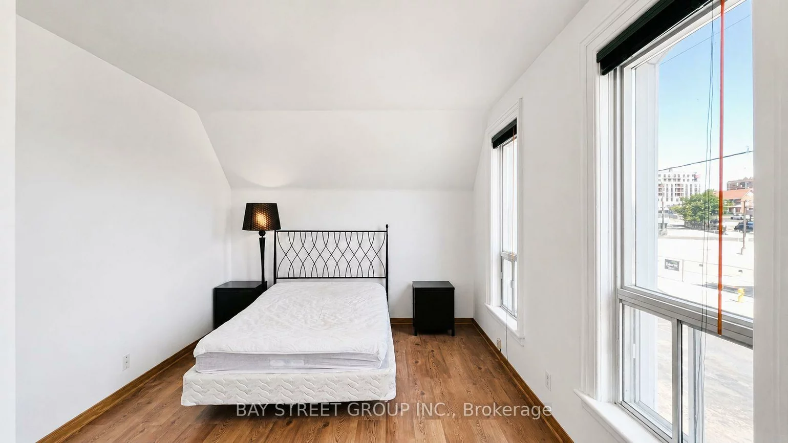 66, Maple, City Centre, Barrie