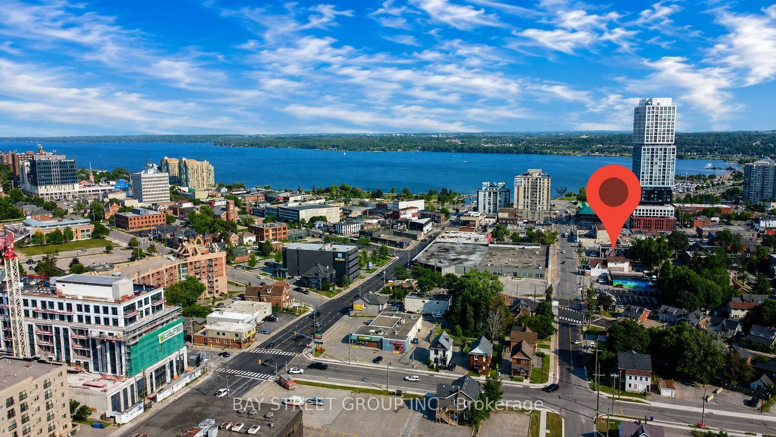 66, Maple, City Centre, Barrie