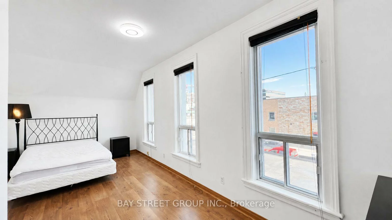 66, Maple, City Centre, Barrie