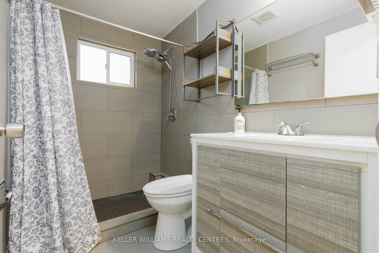 66, Chaucer, Letitia Heights, Barrie
