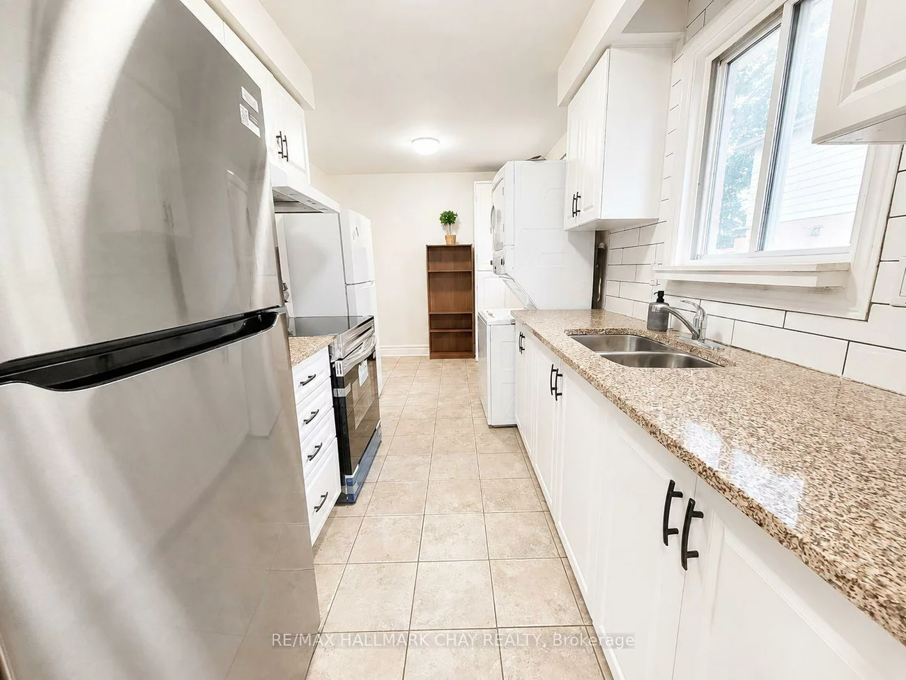 88 B, Bernick, Grove East, Barrie