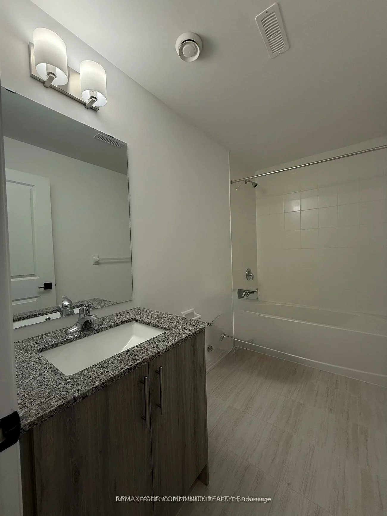 141, Turnberry, Painswick South, Barrie