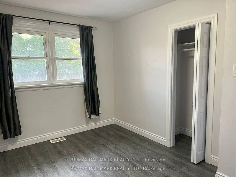 261, Wellington, Codrington, Barrie