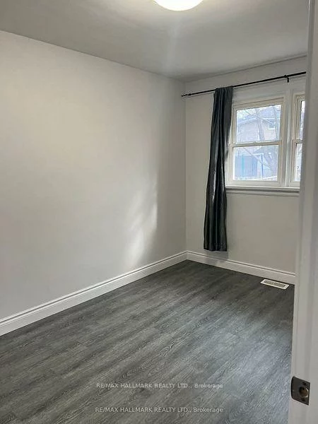 261, Wellington, Codrington, Barrie