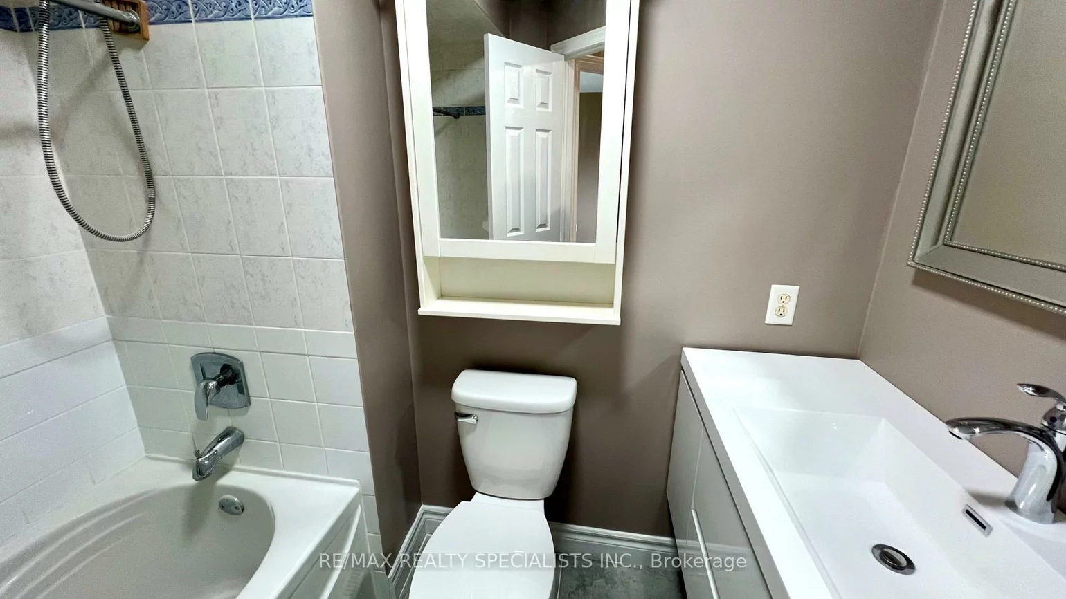 5, Russell Hill, Painswick South, Barrie
