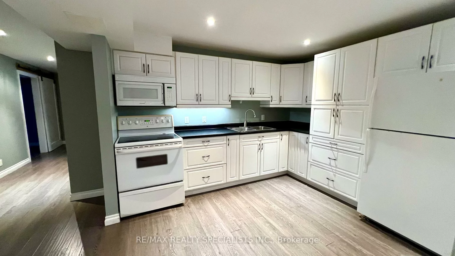 5, Russell Hill, Painswick South, Barrie