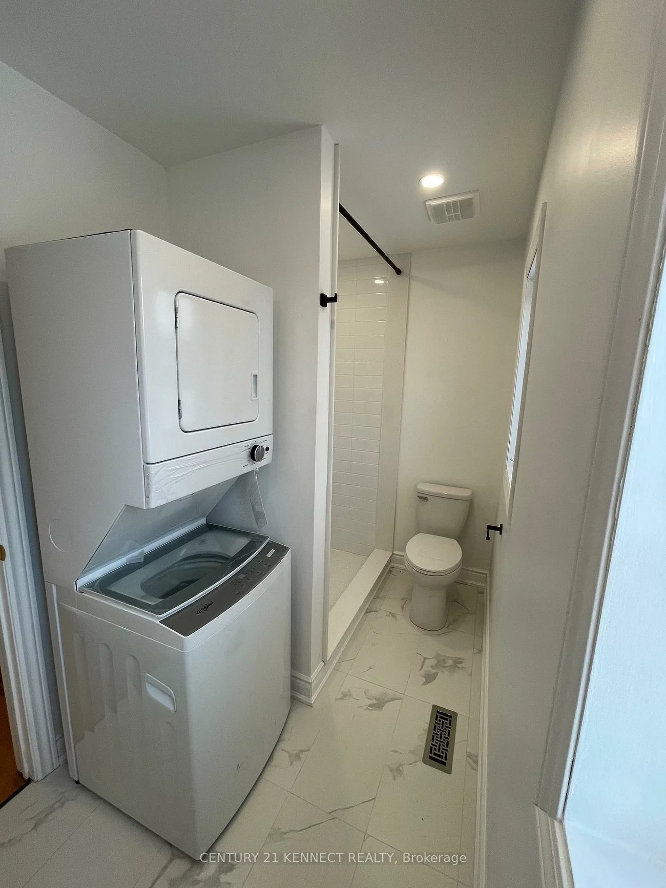 35, Drake, Painswick South, Barrie