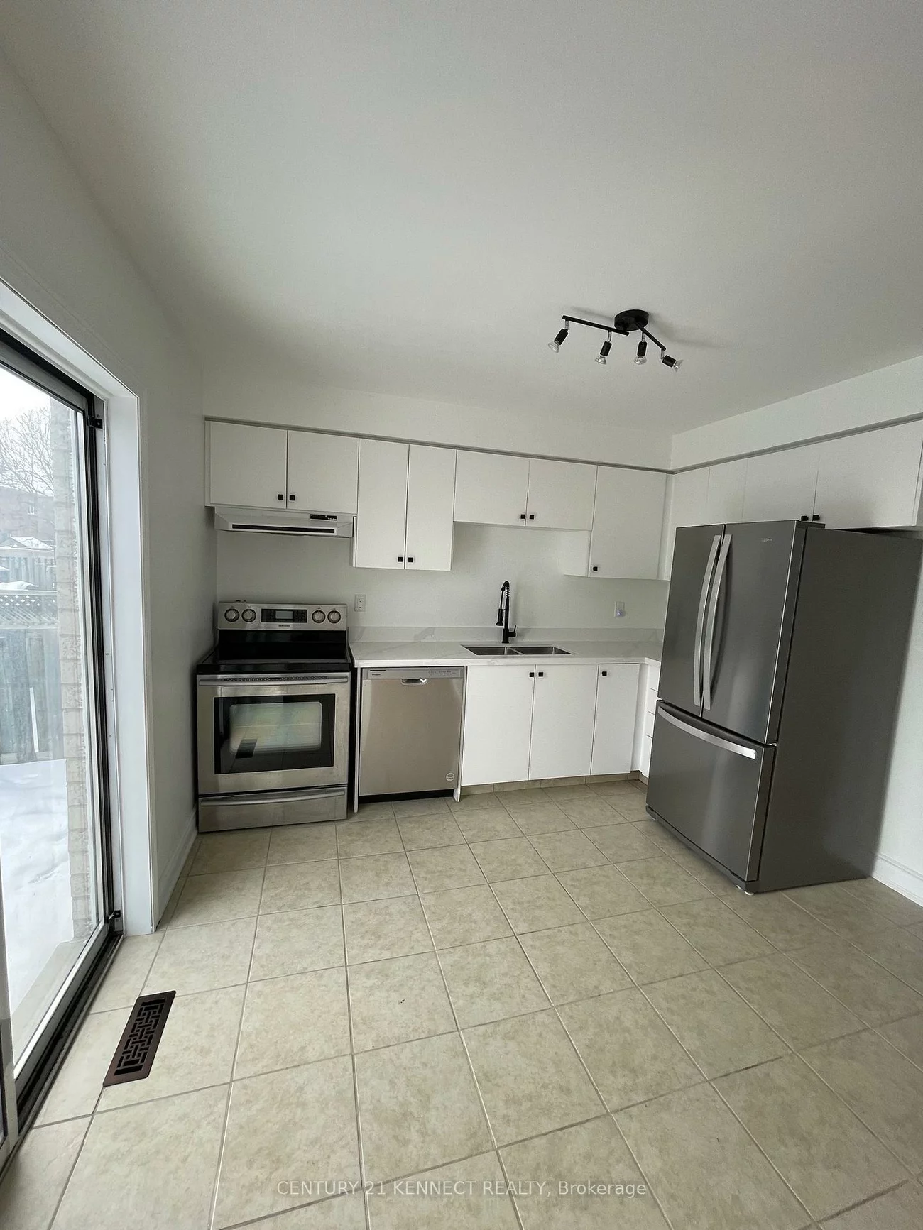 35, Drake, Painswick South, Barrie