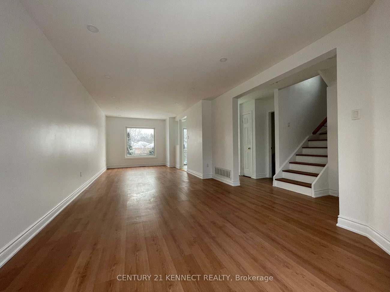 35, Drake, Painswick South, Barrie