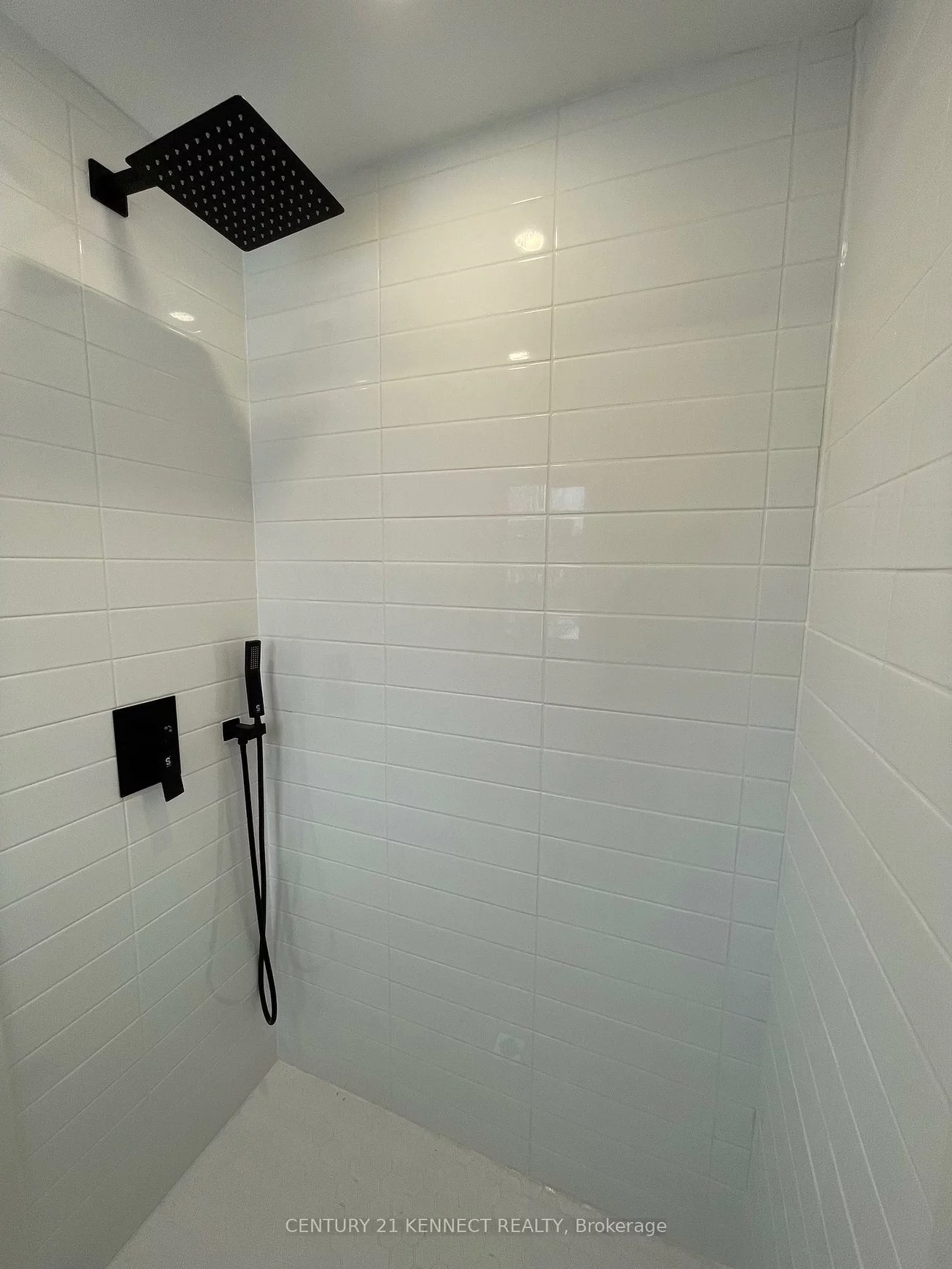 35, Drake, Painswick South, Barrie