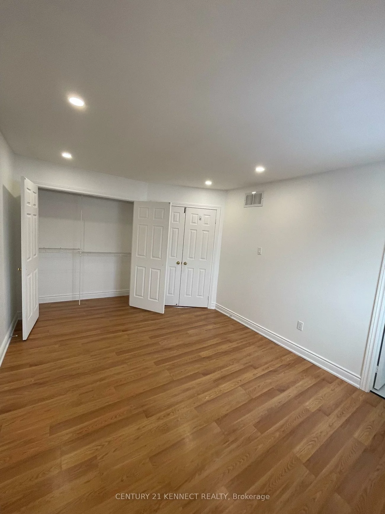 35, Drake, Painswick South, Barrie