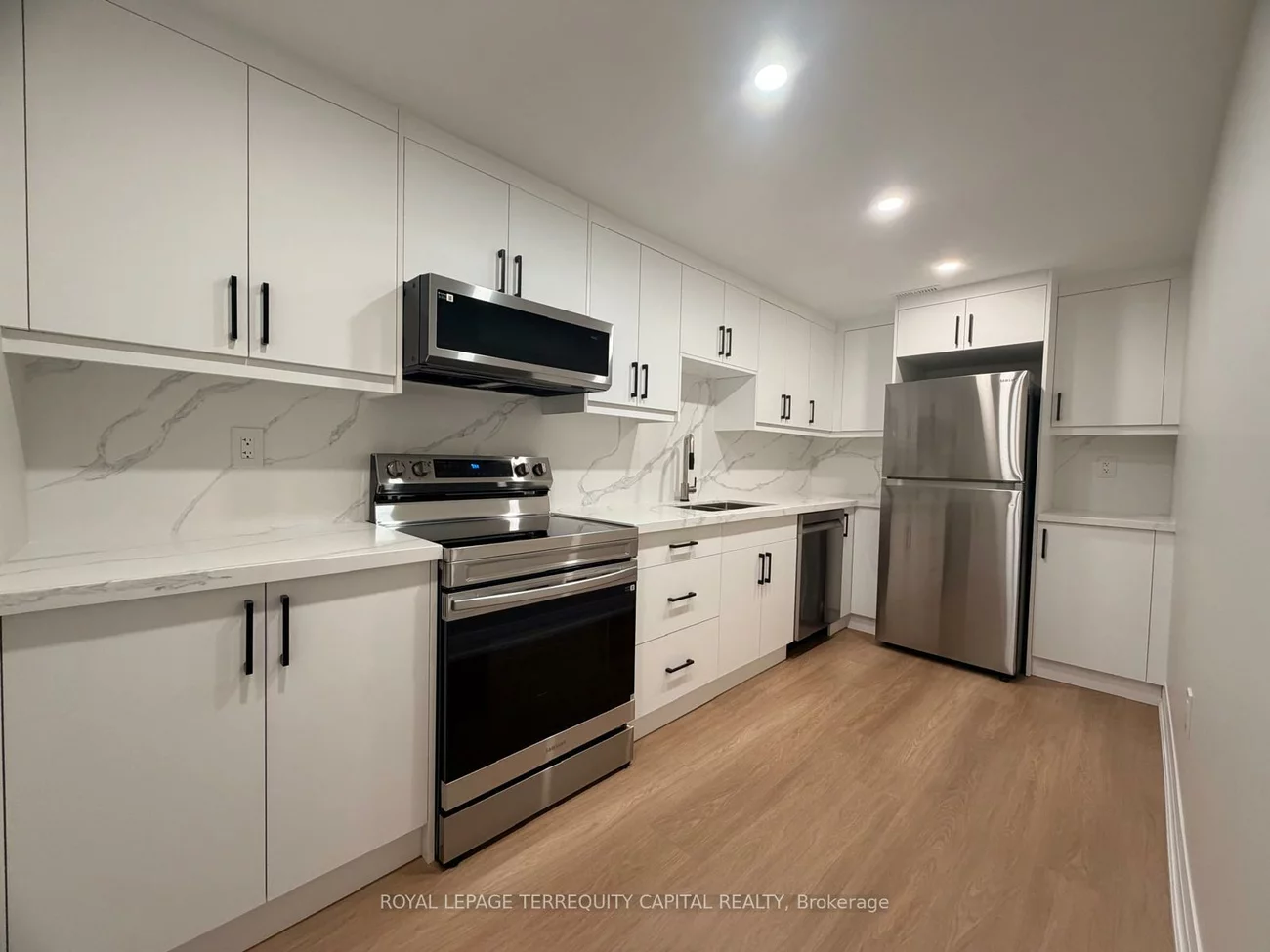 284, Livingstone, Northwest, Barrie
