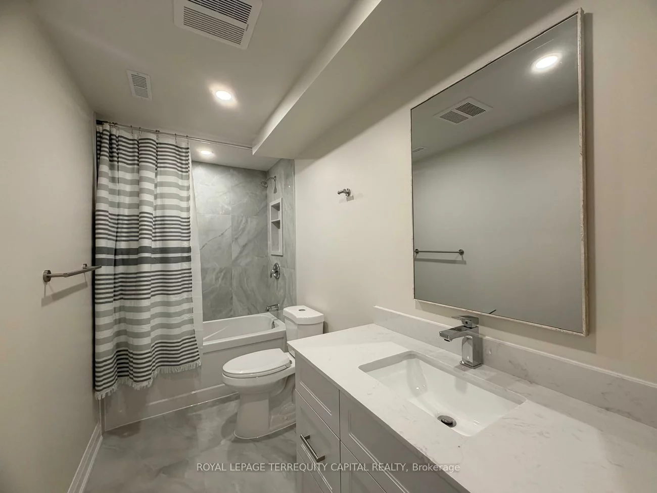 284, Livingstone, Northwest, Barrie