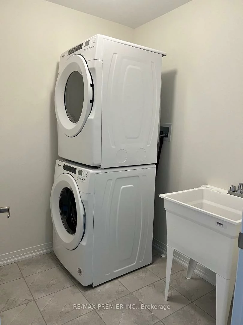 8, Cherry Hill, Painswick South, Barrie