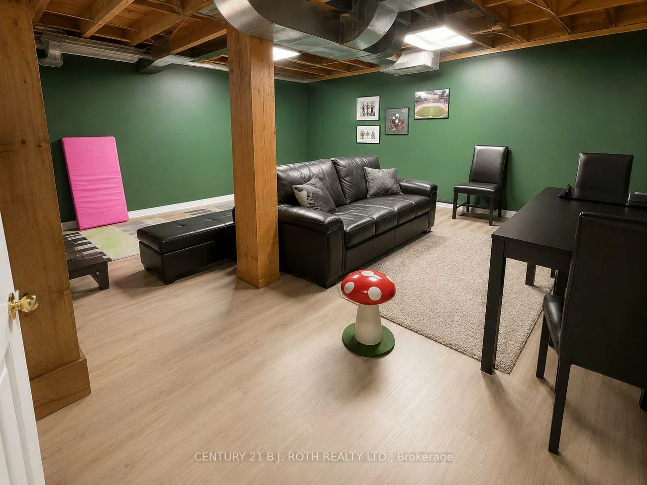 56, Livingstone, West Bayfield, Barrie