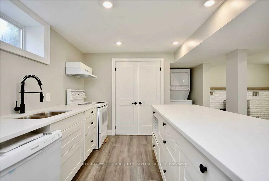 192, Wellington, Wellington, Barrie