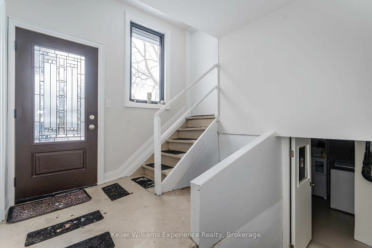65, Drury, Wellington, Barrie