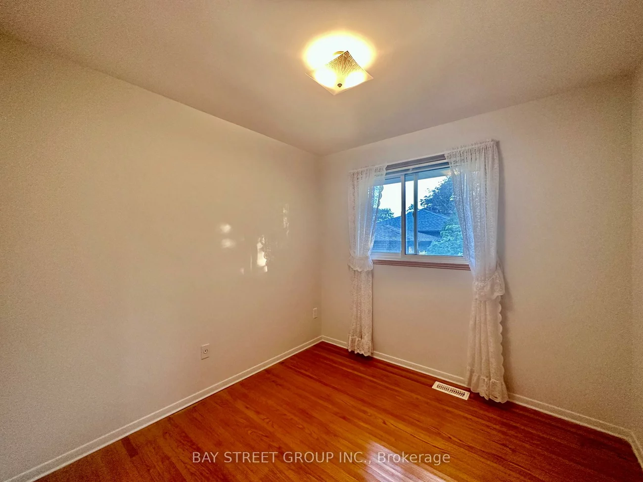 180, Rose, Wellington, Barrie