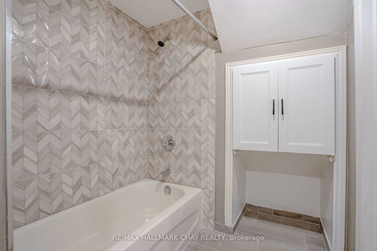 61, Neelands, West Bayfield, Barrie