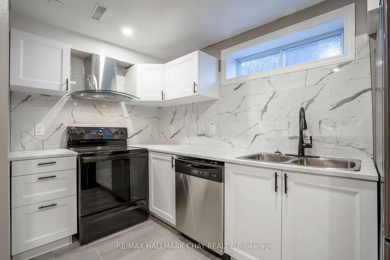 61, Neelands, West Bayfield, Barrie