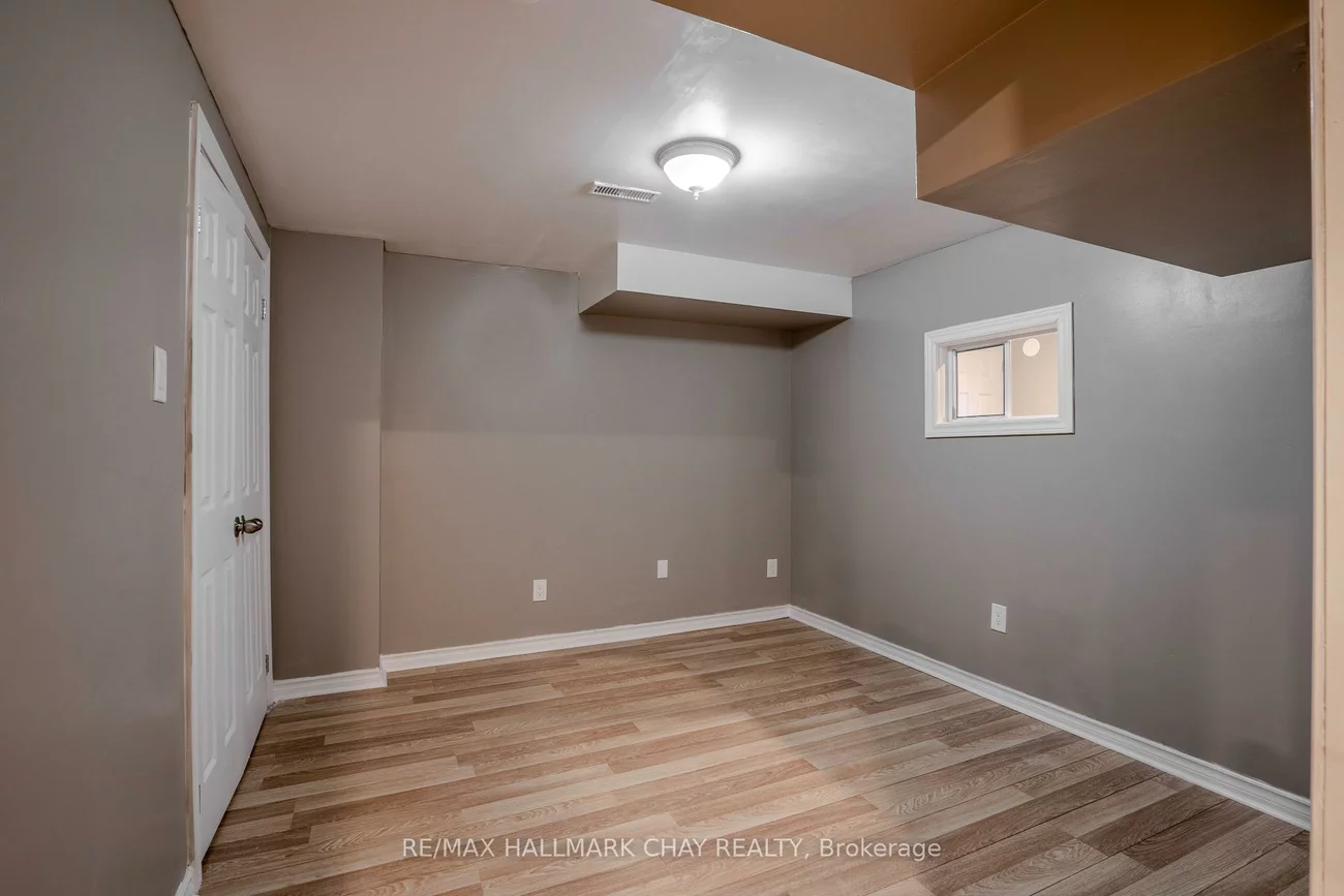 61, Neelands, West Bayfield, Barrie