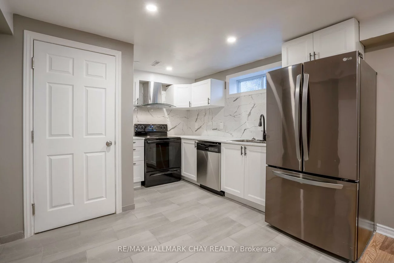 61, Neelands, West Bayfield, Barrie