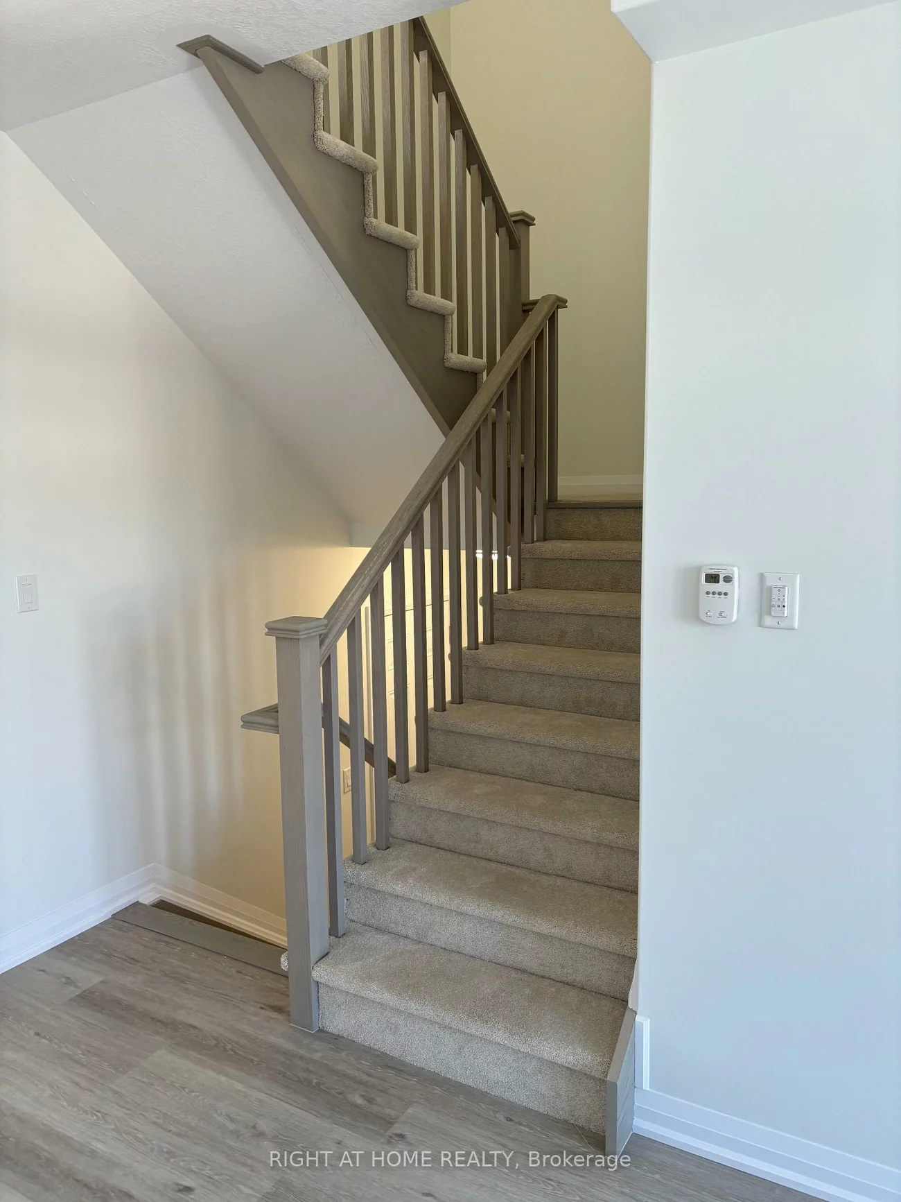 57, copperhill, Painswick South, Barrie