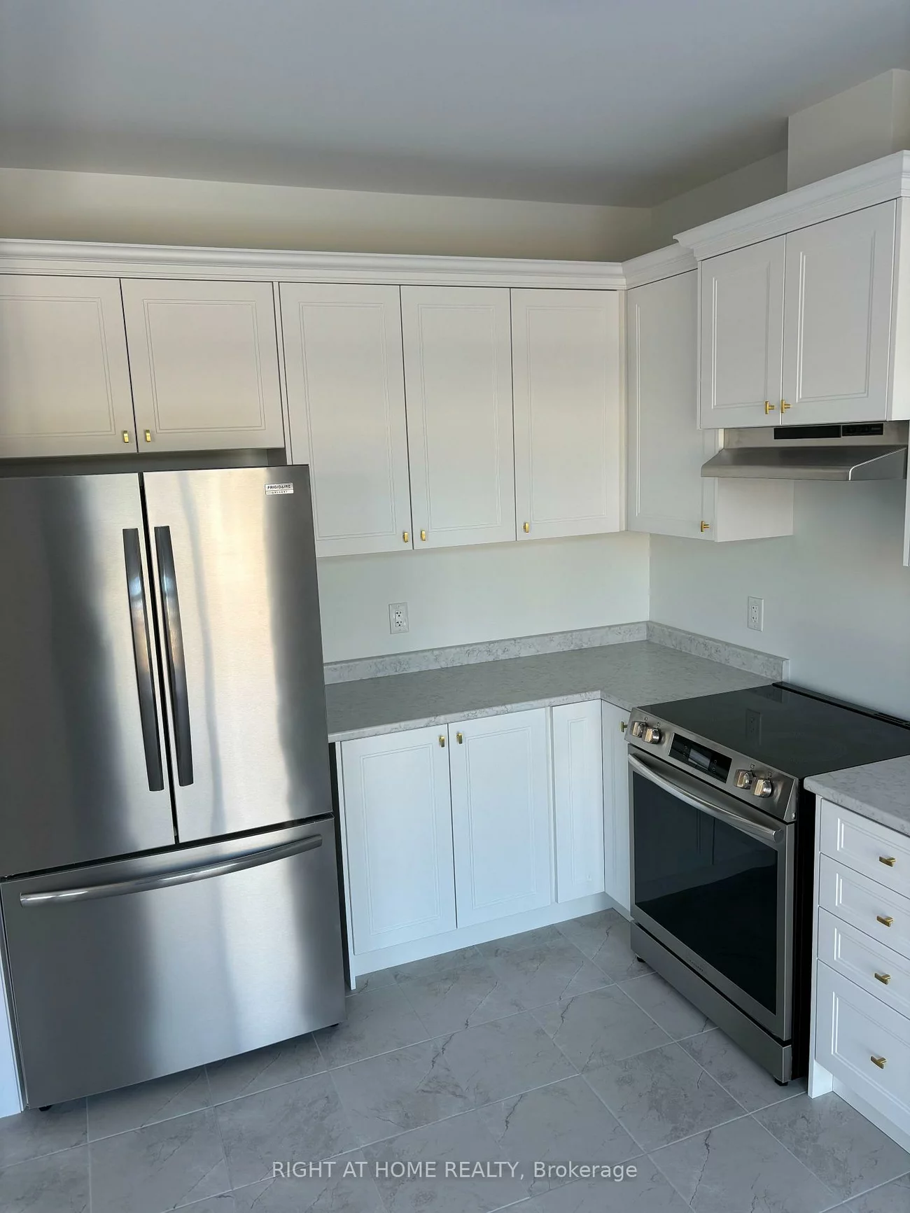 57, copperhill, Painswick South, Barrie