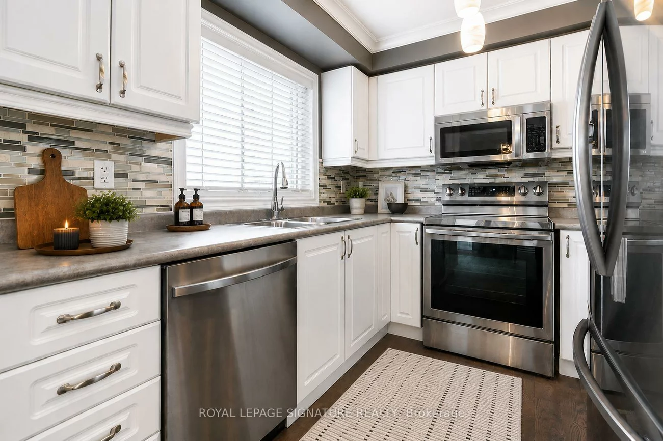 37, Succession, Innis-Shore, Barrie