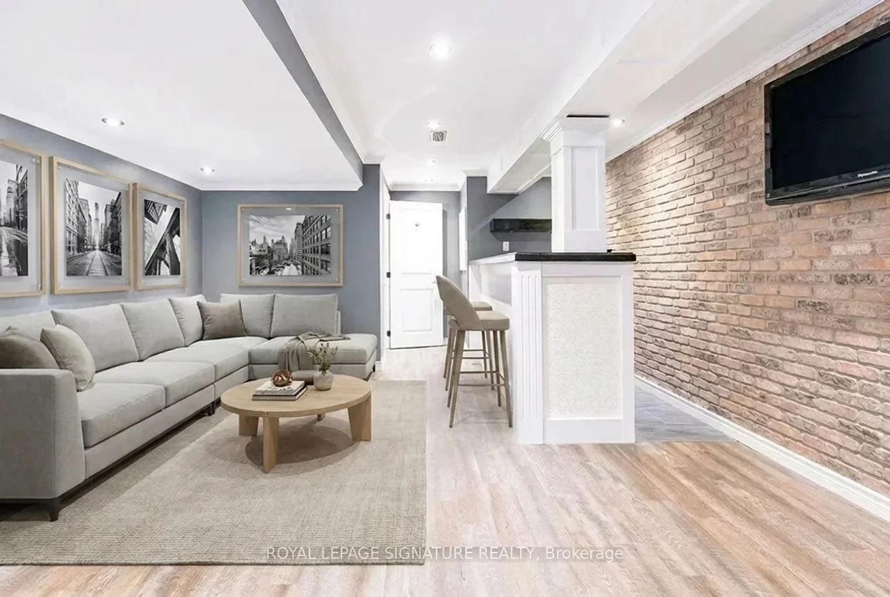 37, Succession, Innis-Shore, Barrie