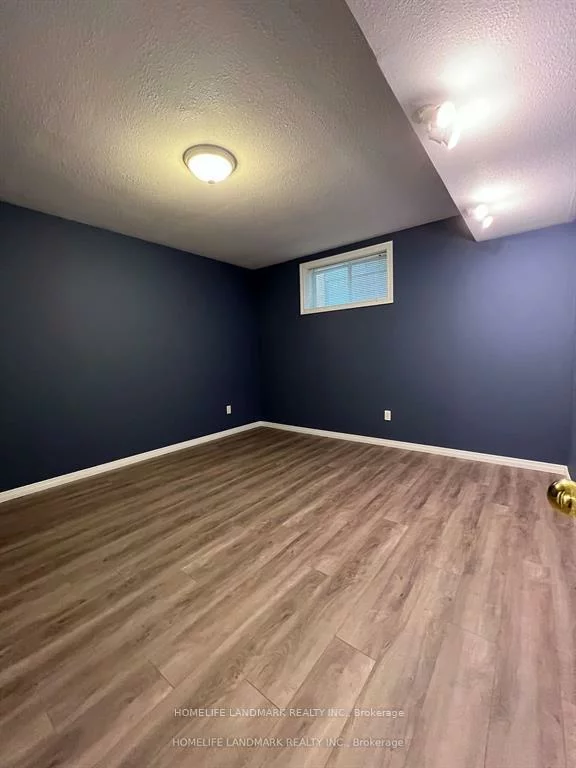 B 41, Gross, Edgehill Drive, Barrie