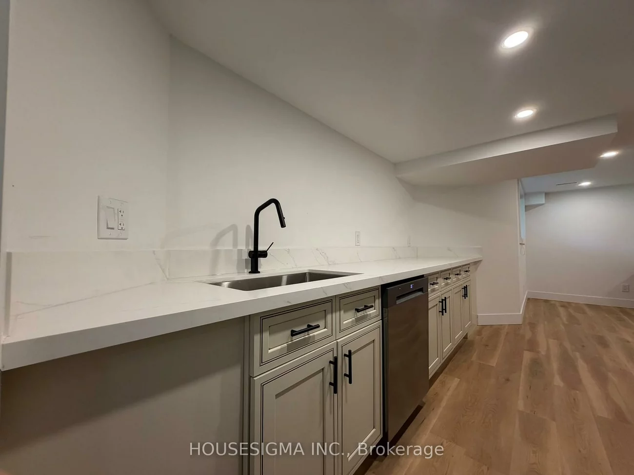 129, Gore, Ardagh, Barrie