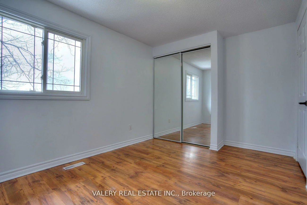 24, Lampman, Letitia Heights, Barrie