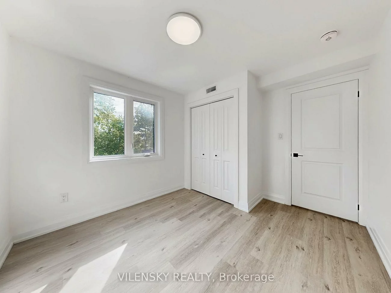 195, Owen, Wellington, Barrie