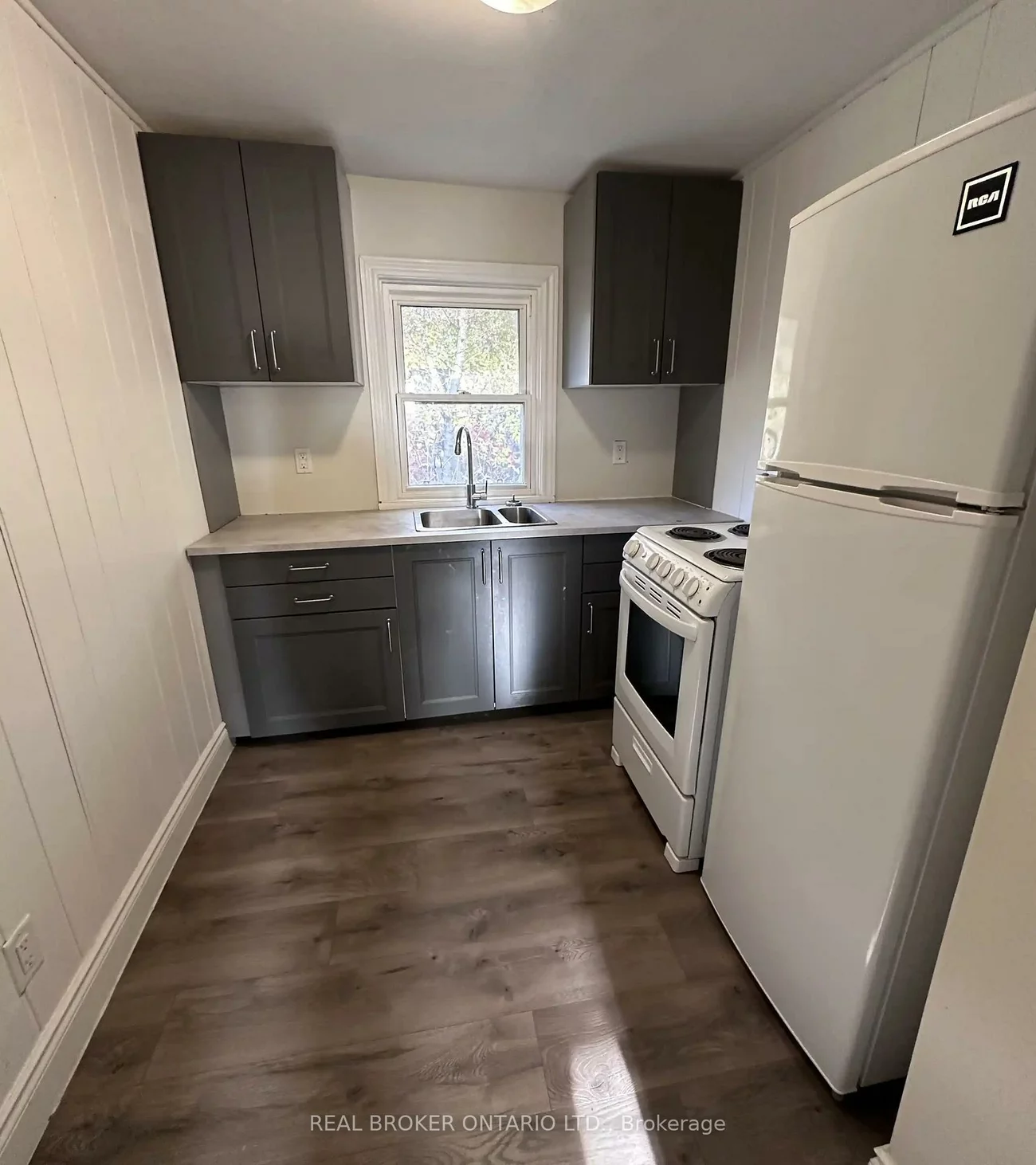 123, Henry, Queen's Park, Barrie