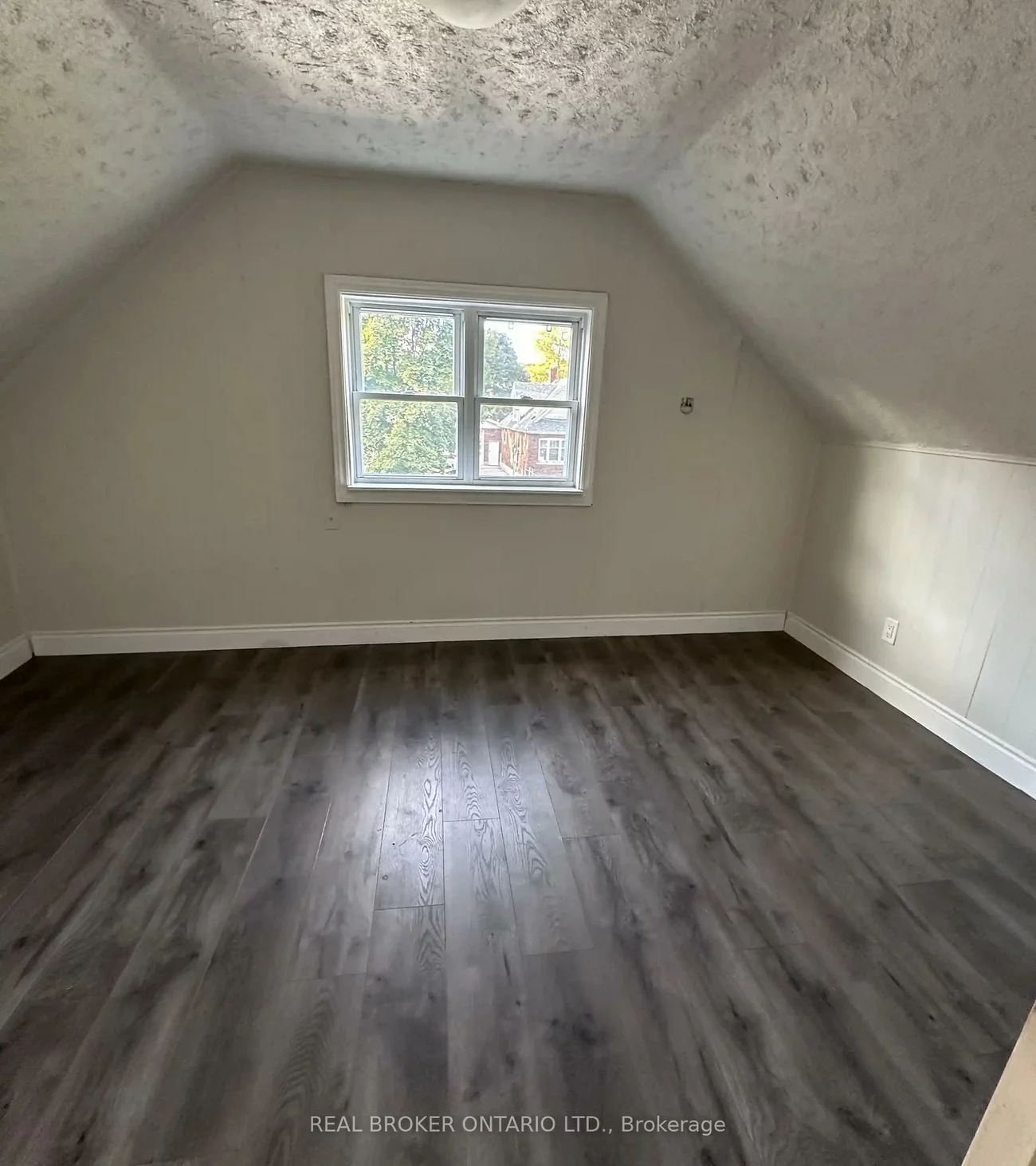 123, Henry, Queen's Park, Barrie